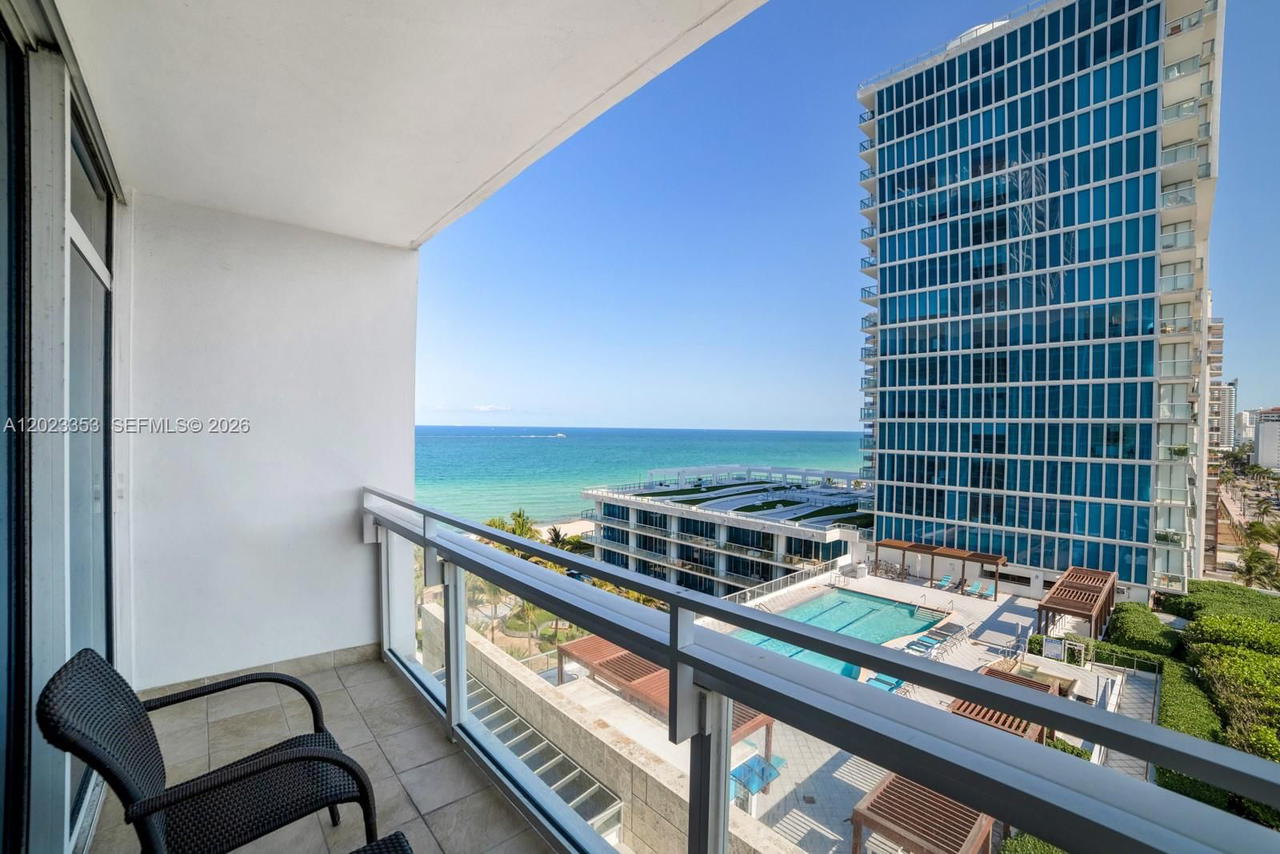 Real estate property located at 6801 Collins Ave #714 (Door 704), Miami-dade, Central Carillon Beach Co, Miami Beach, FL