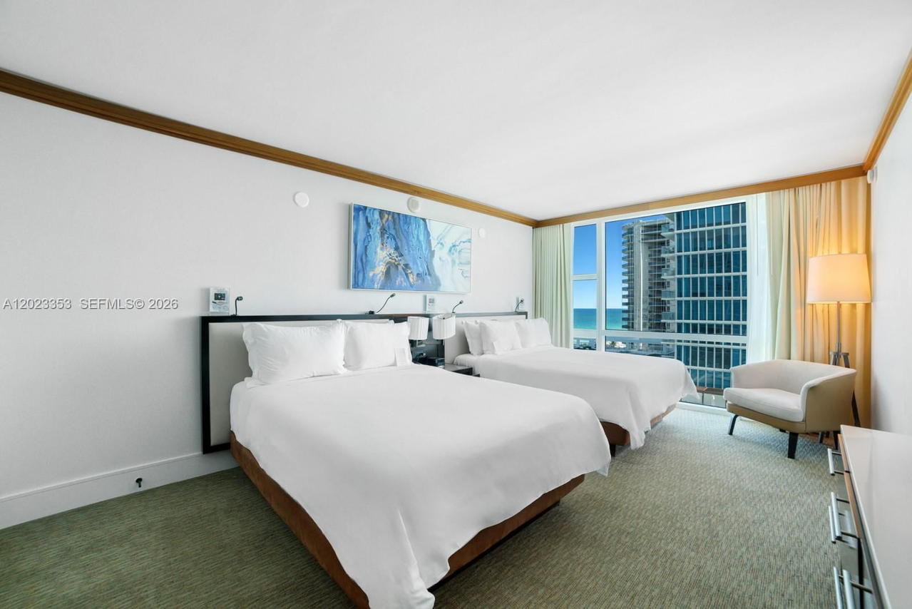 Real estate property located at 6801 Collins Ave #714 (Door 704), Miami-dade, Central Carillon Beach Co, Miami Beach, FL