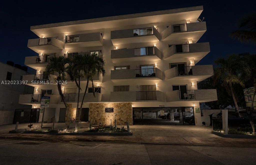Real estate property located at 6965 Harding Ave #401, Miami-dade, Harding Villas Condo, Miami Beach, FL