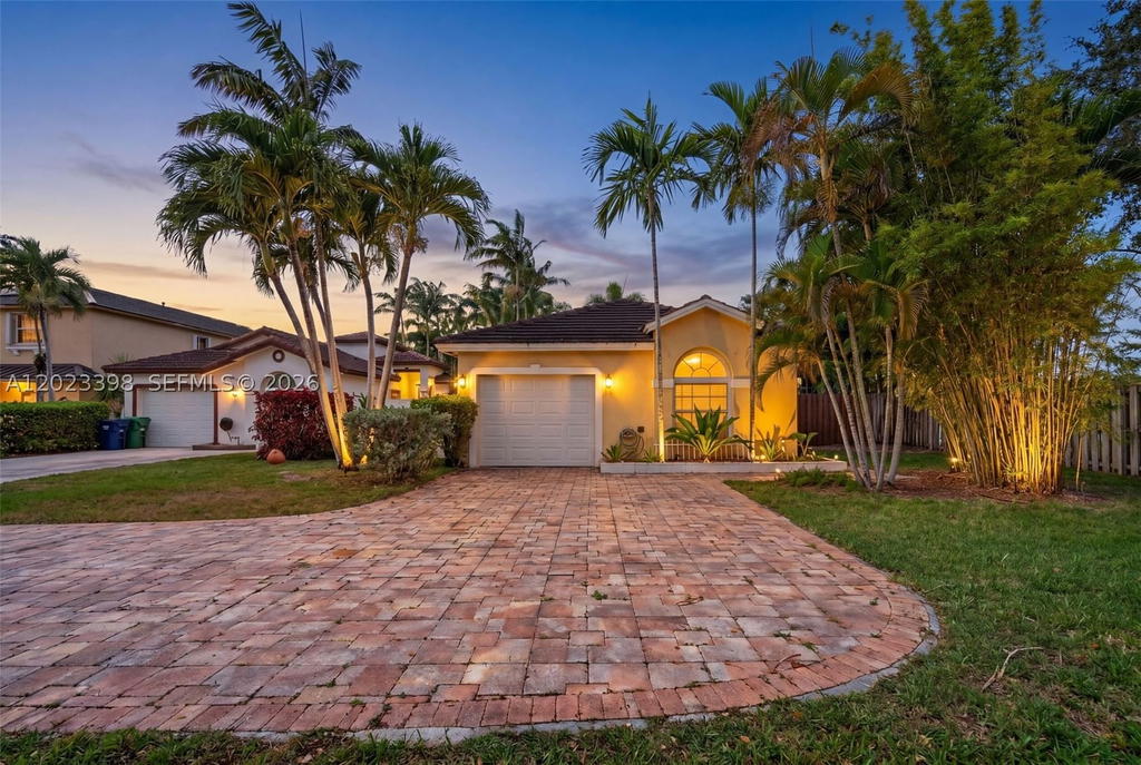 Real estate property located at 14421 155th Pl, Miami-dade, Oak Creek, Miami, FL