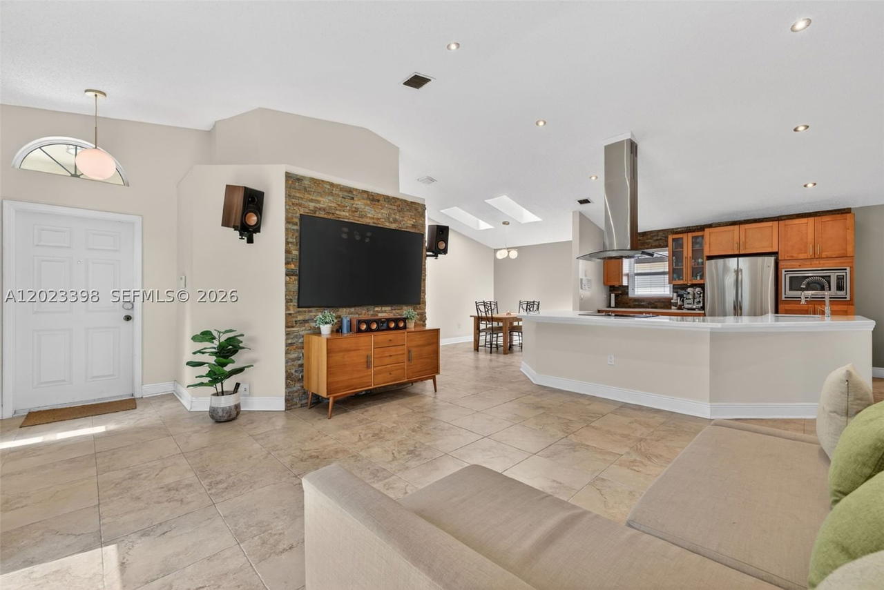 Real estate property located at 14421 155th Pl, Miami-dade, Oak Creek, Miami, FL