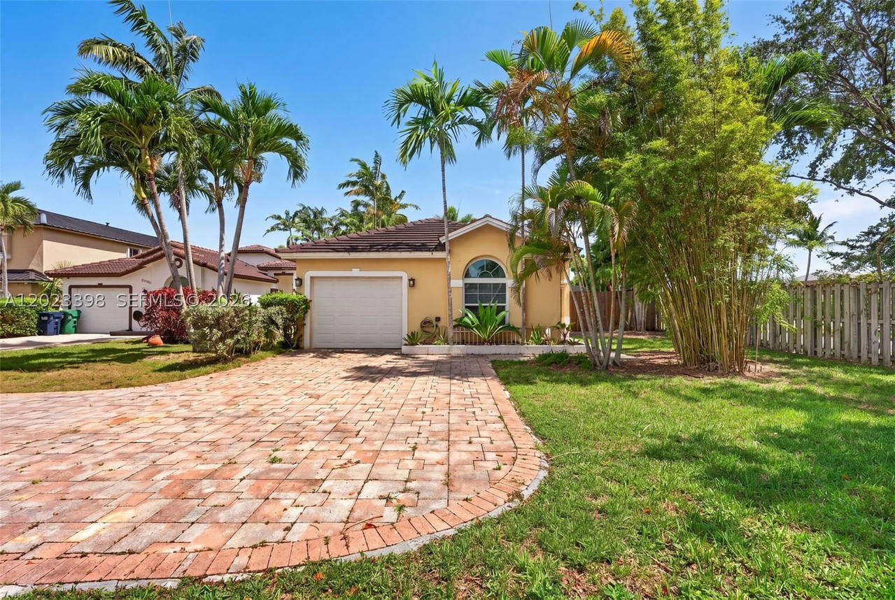 Real estate property located at 14421 155th Pl, Miami-dade, Oak Creek, Miami, FL