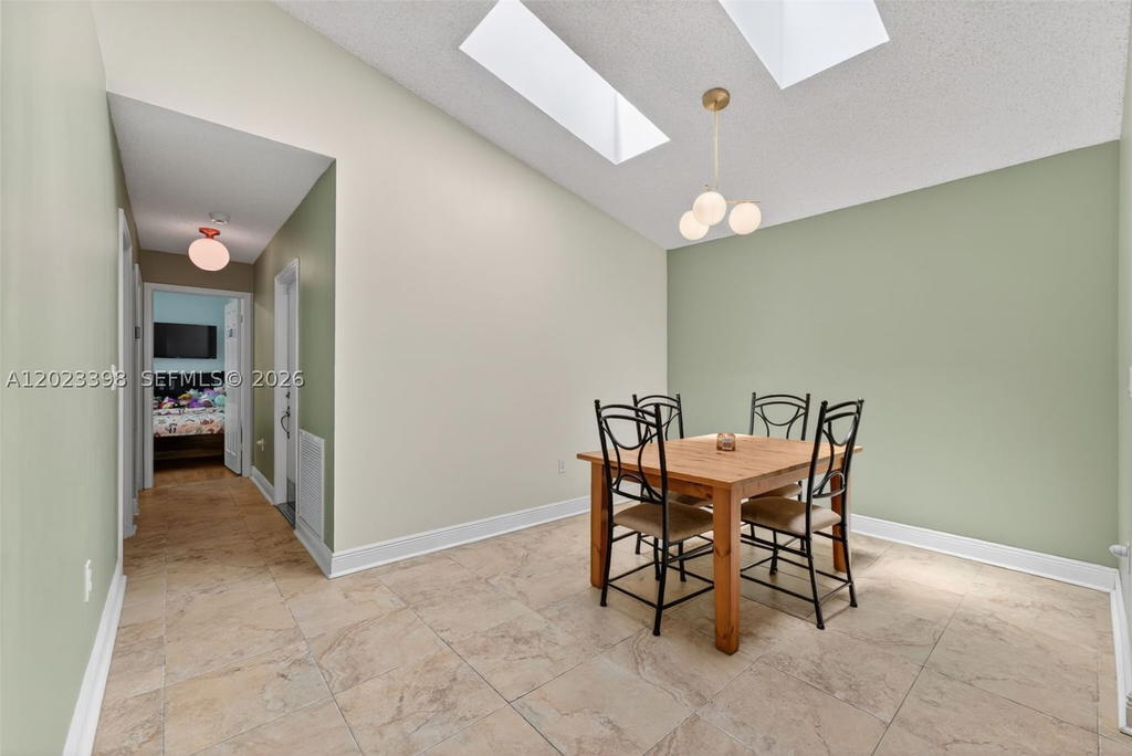 Real estate property located at 14421 155th Pl, Miami-dade, Oak Creek, Miami, FL