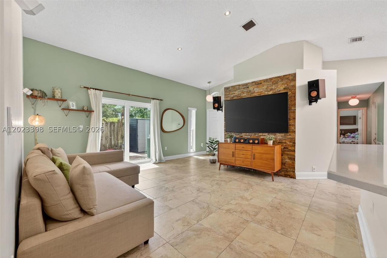 Real estate property located at 14421 155th Pl, Miami-dade, Oak Creek, Miami, FL