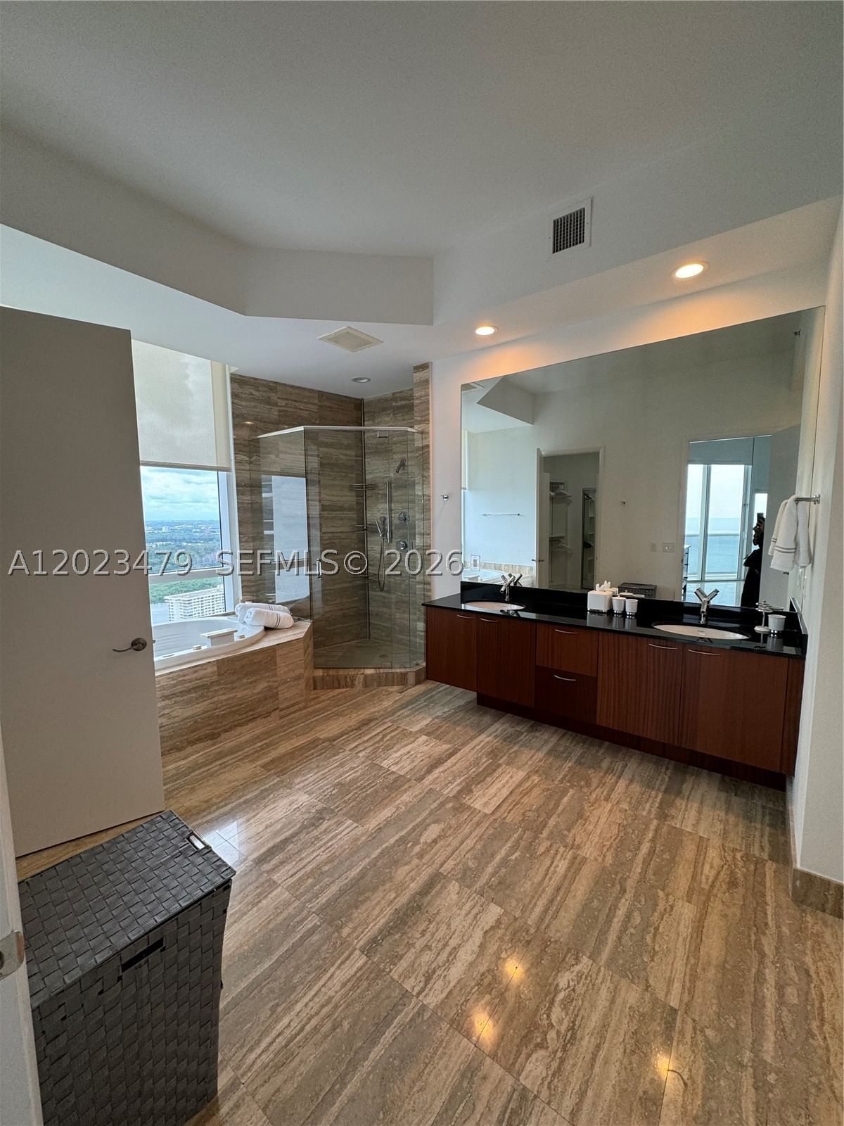 Real estate property located at 16001 Collins Ave #4006, Miami-dade, Tdr Tower I Condo, Sunny Isles Beach, FL