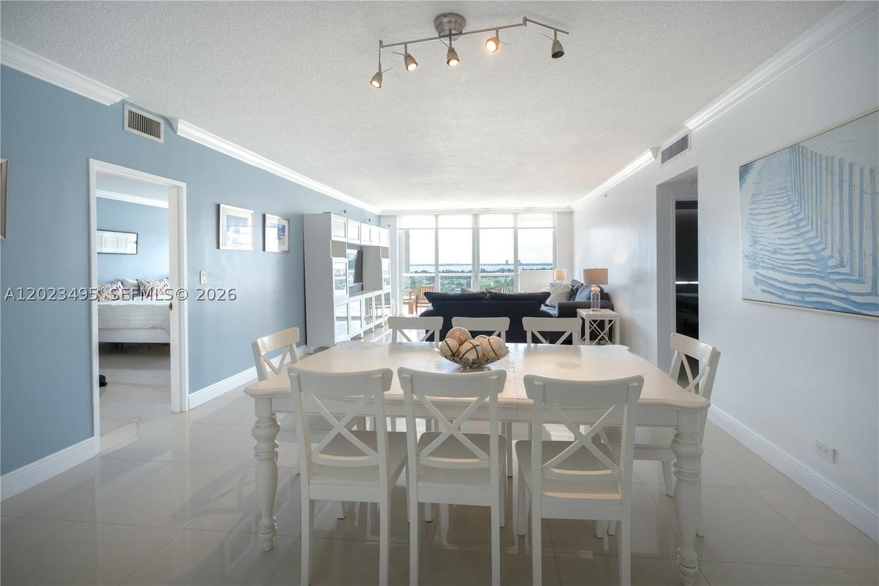 Real estate property located at 5601 Collins Ave #1420, Miami-dade, The Pavilion Condo, Miami Beach, FL