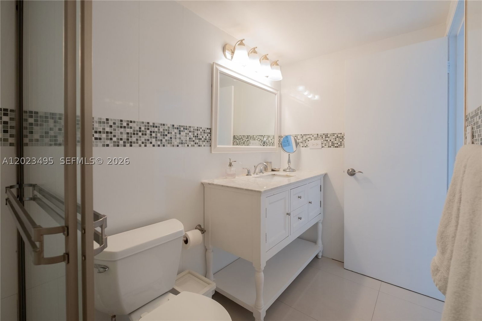 Real estate property located at 5601 Collins Ave #1420, Miami-dade, The Pavilion Condo, Miami Beach, FL