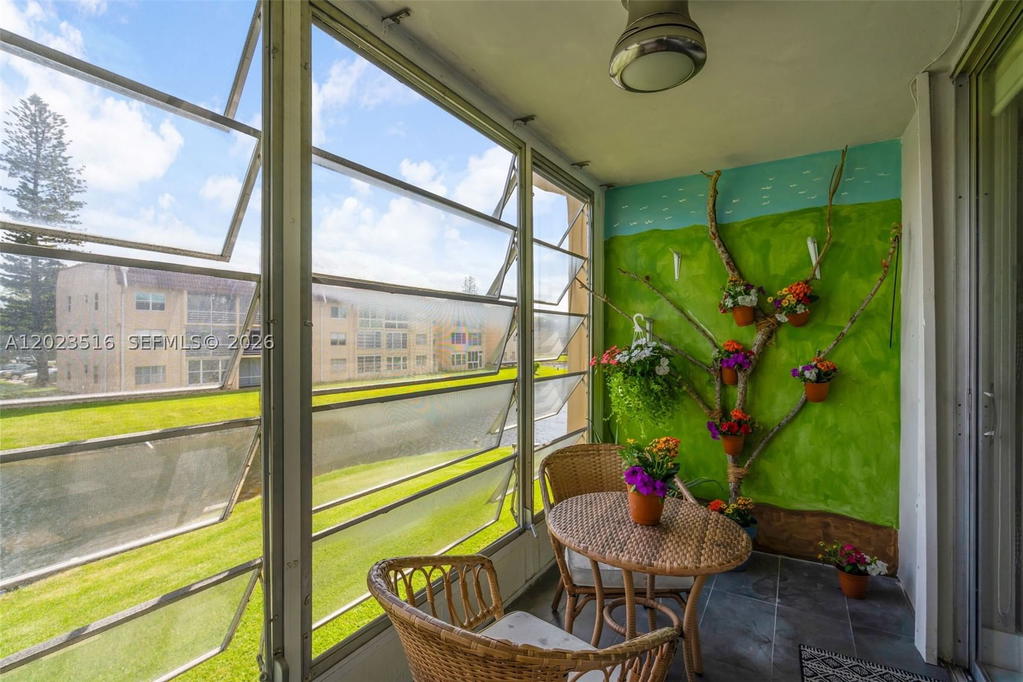 Real estate property located at 8881 Sunrise Lakes Blvd #206, Broward, Sunrise Lakes 75 Condo, Sunrise, FL