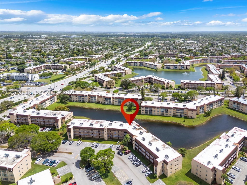 Real estate property located at 8881 Sunrise Lakes Blvd #206, Broward, Sunrise Lakes 75 Condo, Sunrise, FL