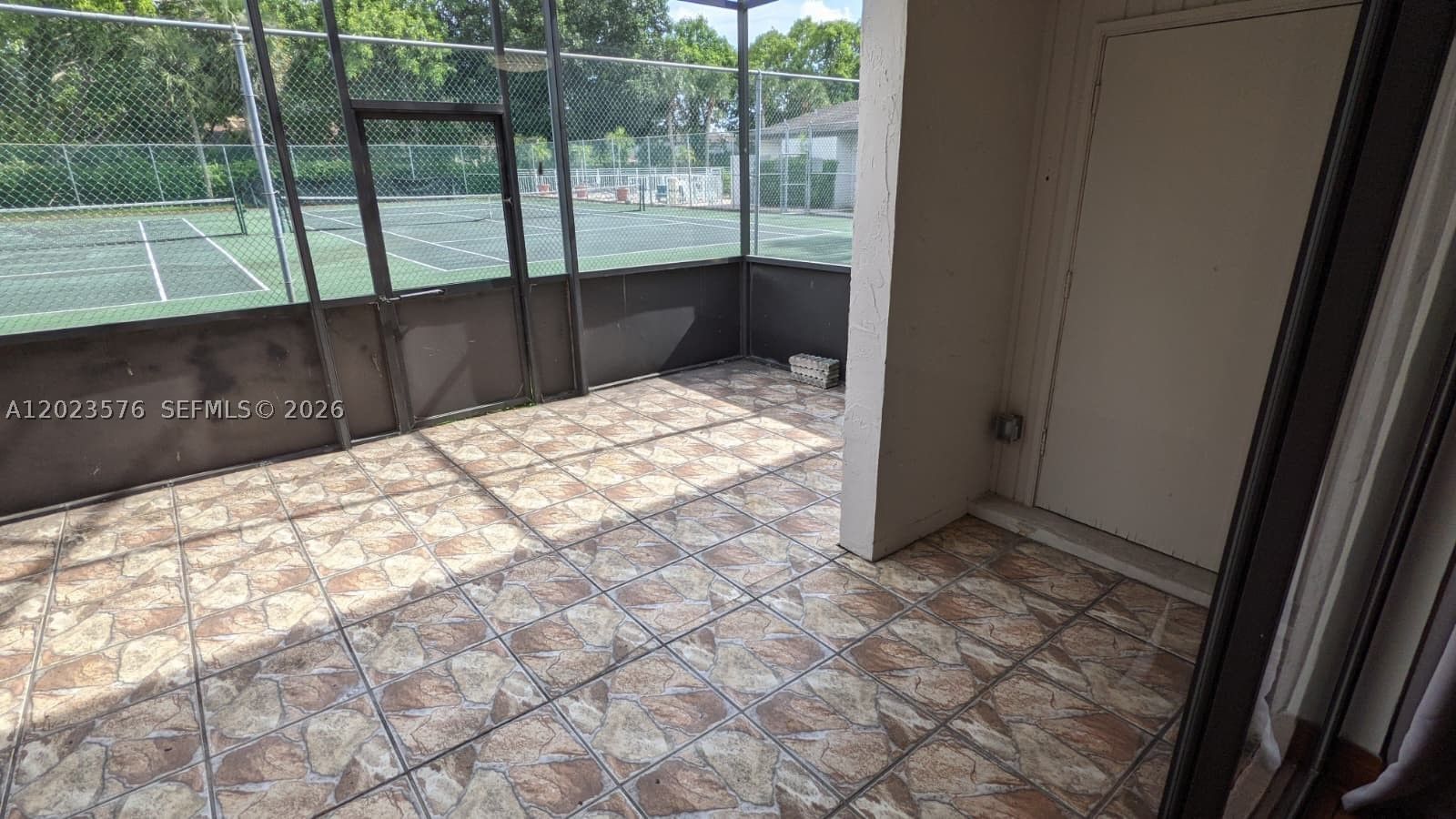 Real estate property located at 10052 41st St #51-5, Miami-dade, Villas Of Amberwood Condo, Doral, FL