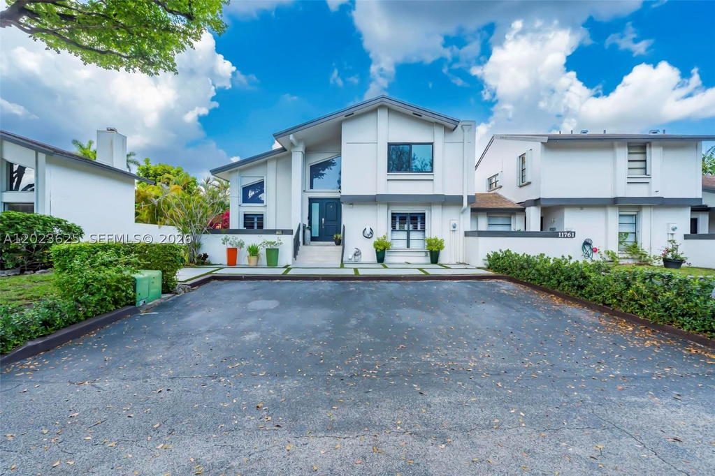 Real estate property located at 11765 91st Ter, Miami-dade, Shadywood Villas, Miami, FL