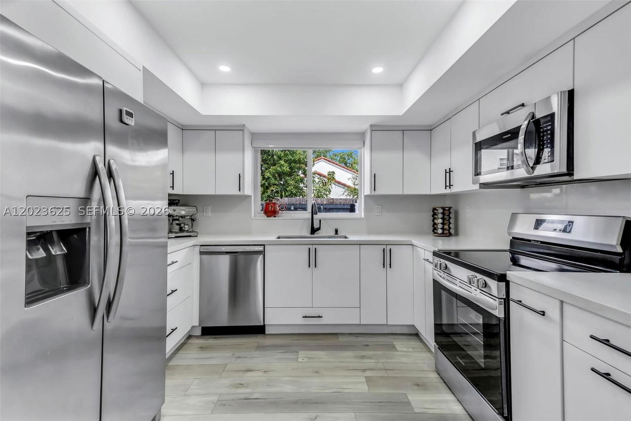 Real estate property located at 11765 91st Ter, Miami-dade, Shadywood Villas, Miami, FL