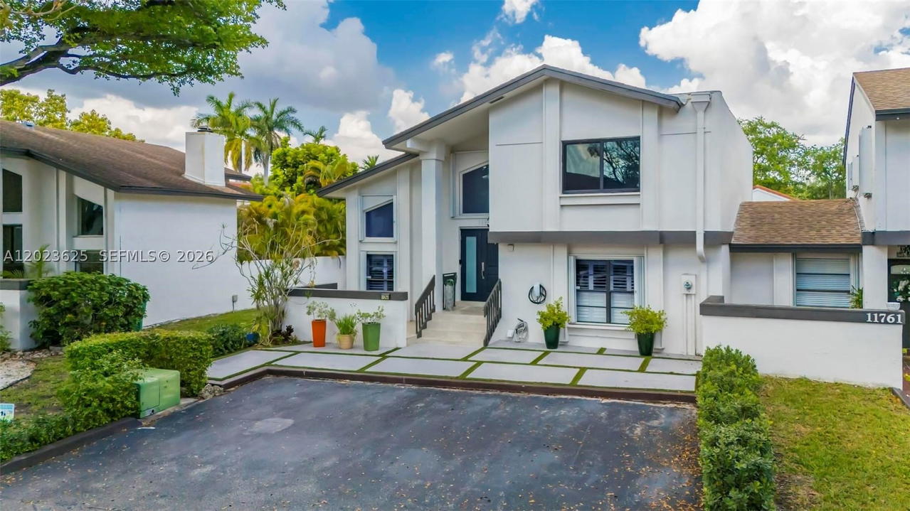 Real estate property located at 11765 91st Ter, Miami-dade, Shadywood Villas, Miami, FL