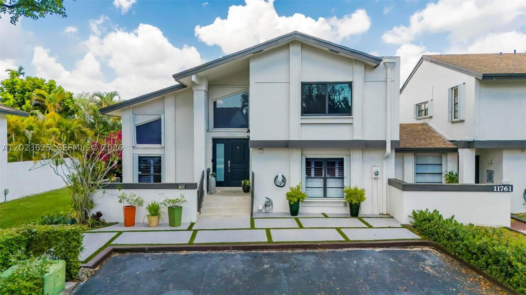 Real estate property located at 11765 91st Ter, Miami-dade, Shadywood Villas, Miami, FL