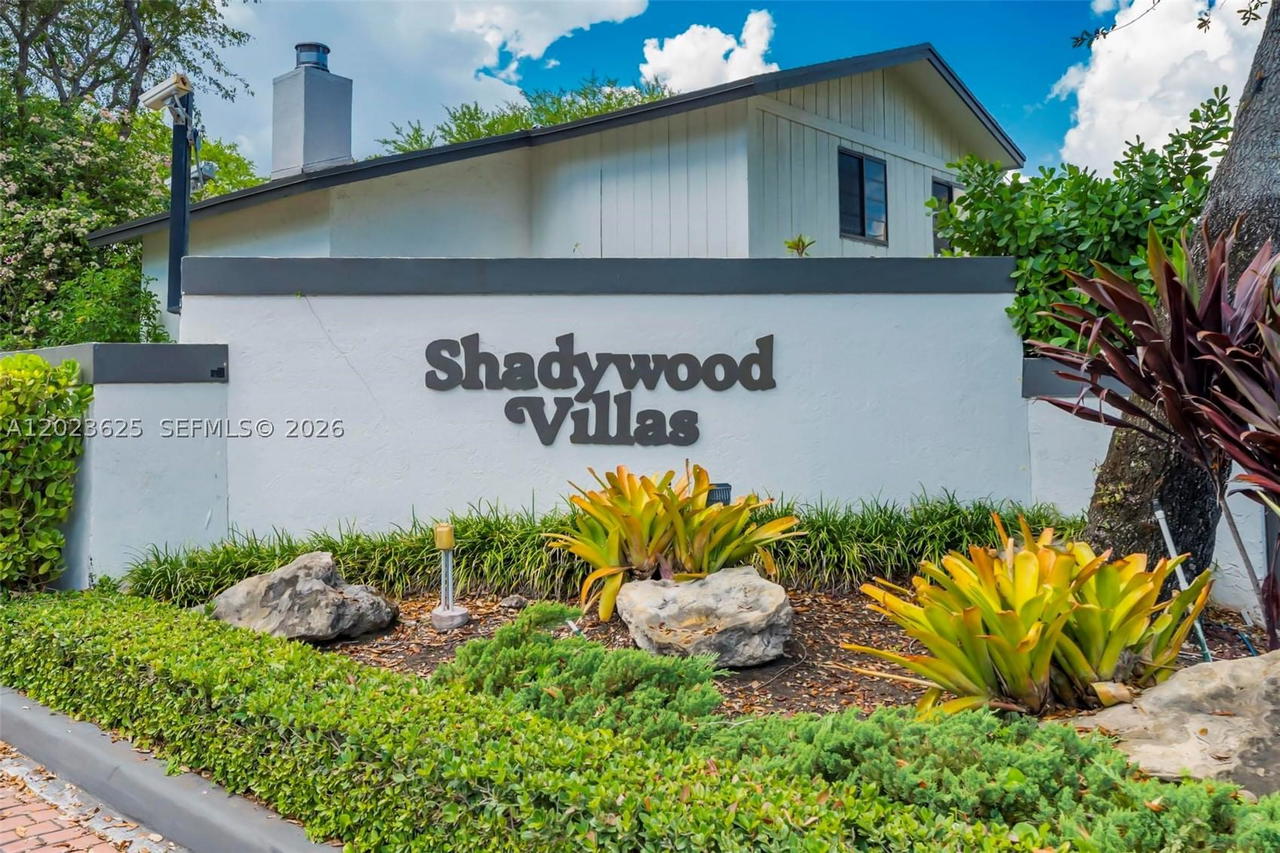Real estate property located at 11765 91st Ter, Miami-dade, Shadywood Villas, Miami, FL
