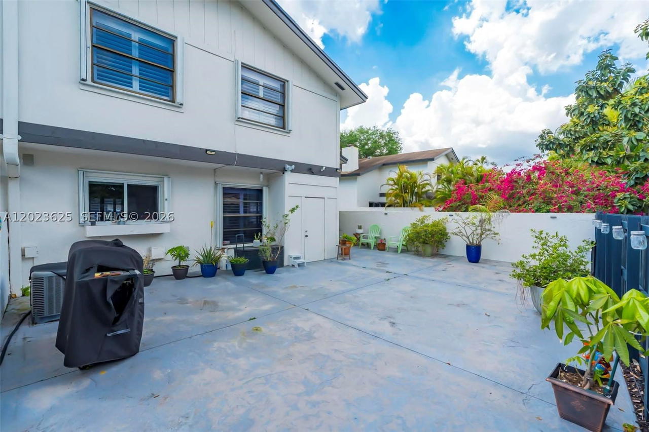 Real estate property located at 11765 91st Ter, Miami-dade, Shadywood Villas, Miami, FL