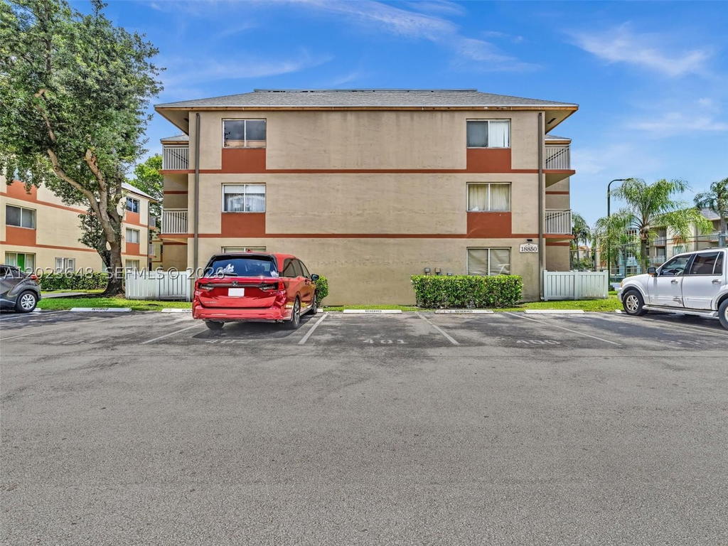 Real estate property located at 18850 57th Ave #208, Miami-dade, Villa Rustica I Condo, Hialeah, FL