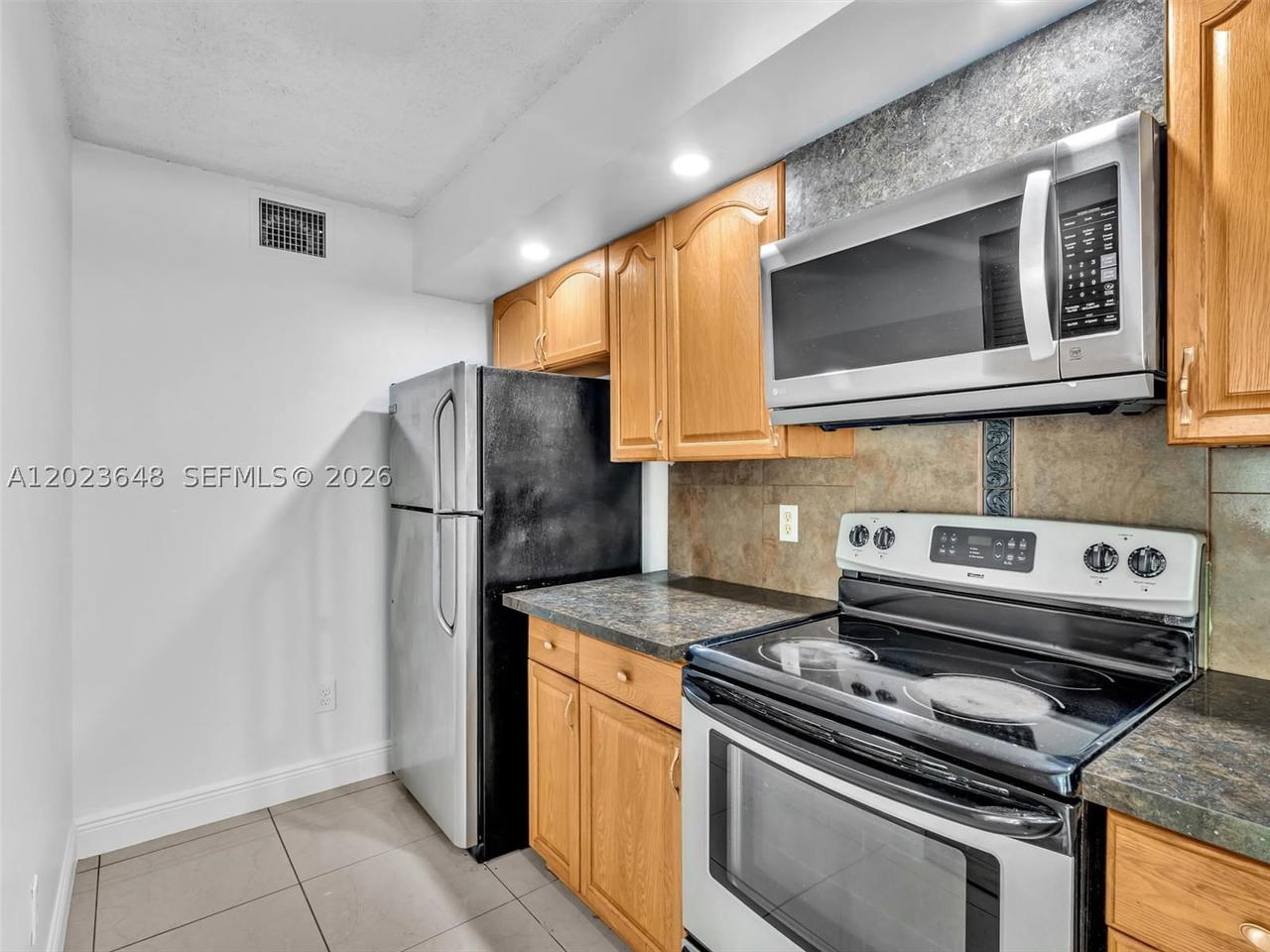 Real estate property located at 18850 57th Ave #208, Miami-dade, Villa Rustica I Condo, Hialeah, FL