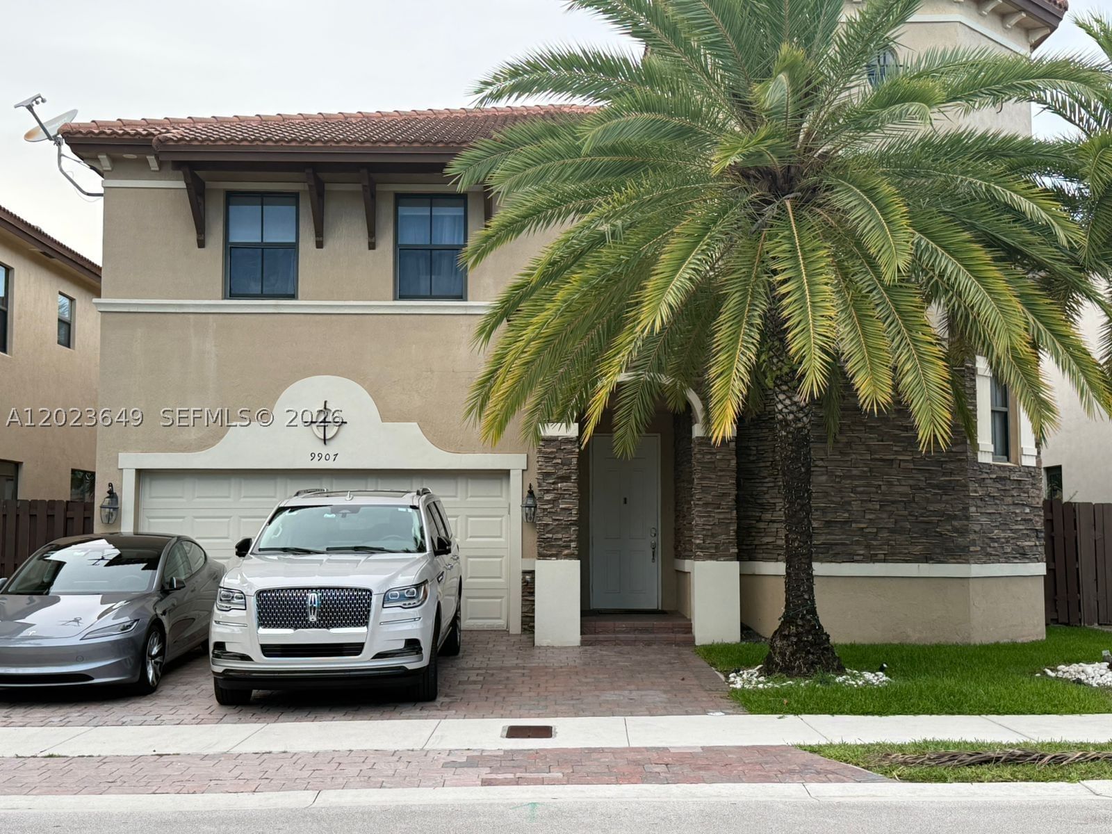 Real estate property located at 9907 87th Ter, Miami-dade, Doral Breeze, Doral, FL