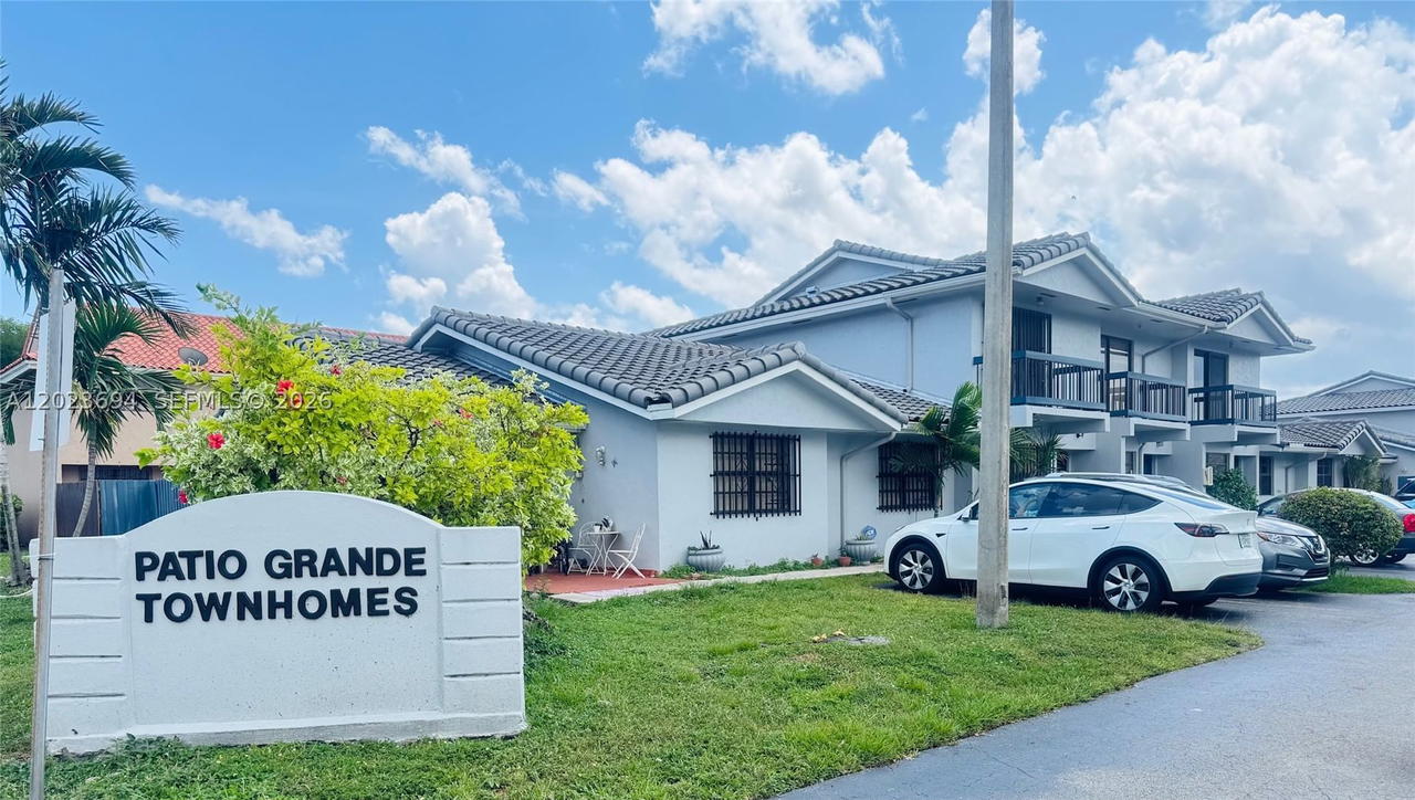 Real estate property located at 10904 7th St #201, Miami-dade, Patio Grande Townhomes Co, Miami, FL