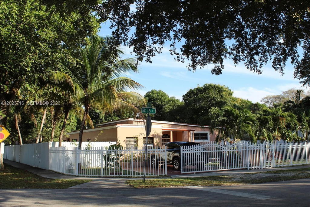 Real estate property located at 13875 16th Ct, Miami-dade, Archwood-amd Plat, North Miami, FL