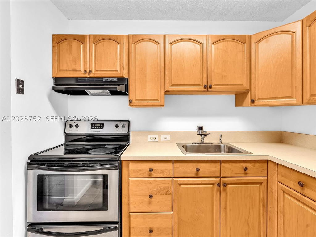 Real estate property located at 831 199th St #101-34, Miami-dade, Carmel At California Cl C, Miami, FL