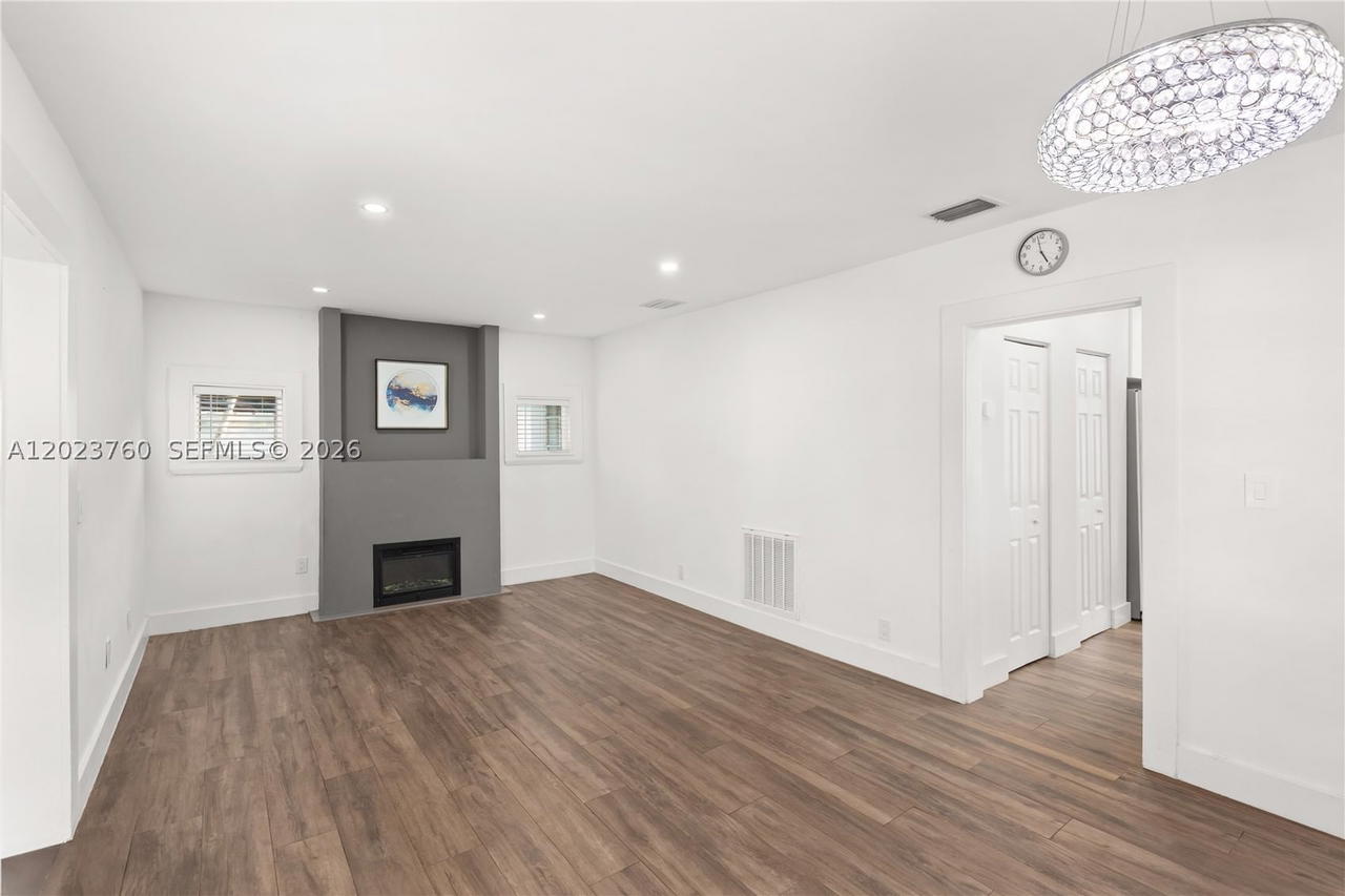 Real estate property located at 900 Tangier St, Miami-dade, Tamiami Place Plan 1, Coral Gables, FL