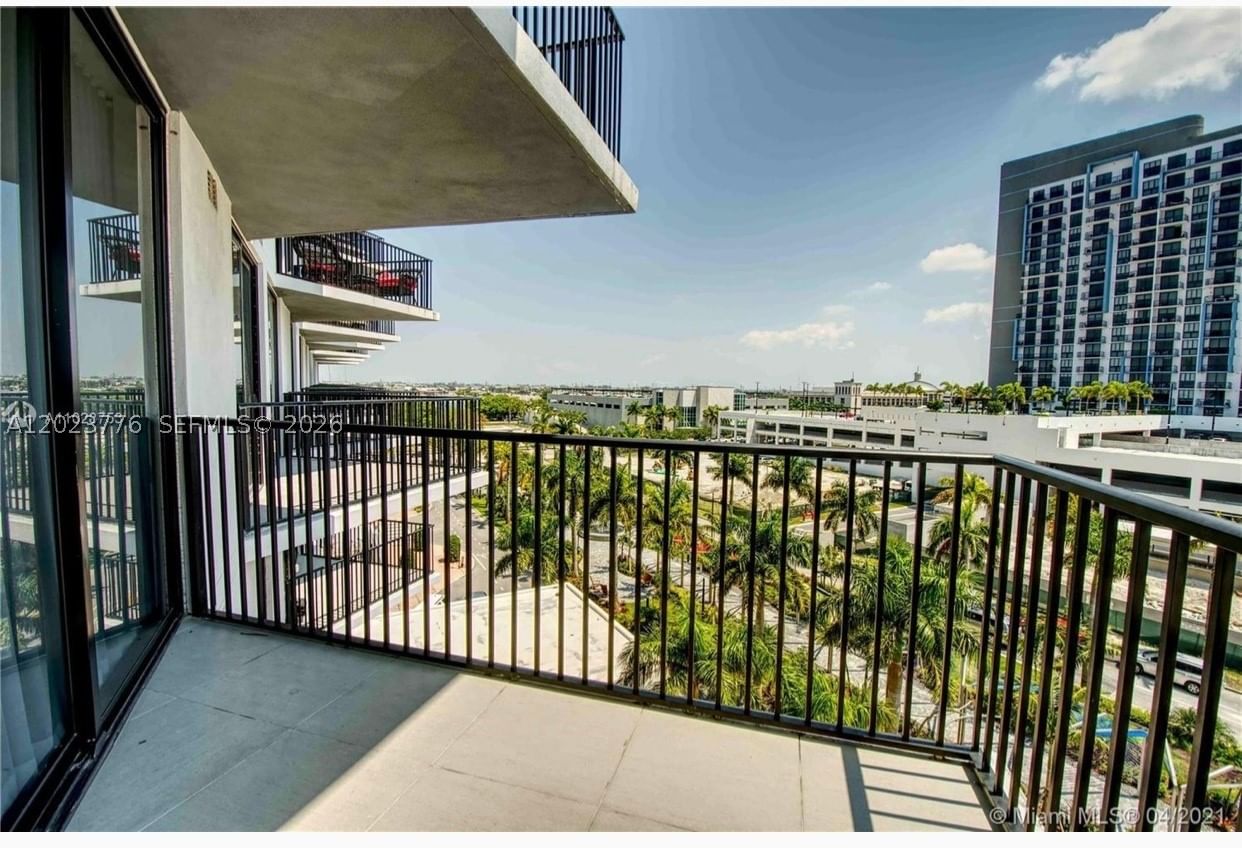 Real estate property located at 5300 Paseo Blvd   Unit 401 #401, Miami-dade, 5252 Paseo Condo, Doral, FL