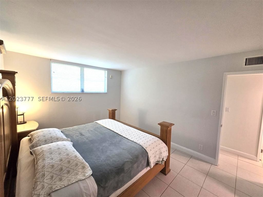 Real estate property located at 2400 10th St #104, Broward, Casa Verano Condo, Pompano Beach, FL