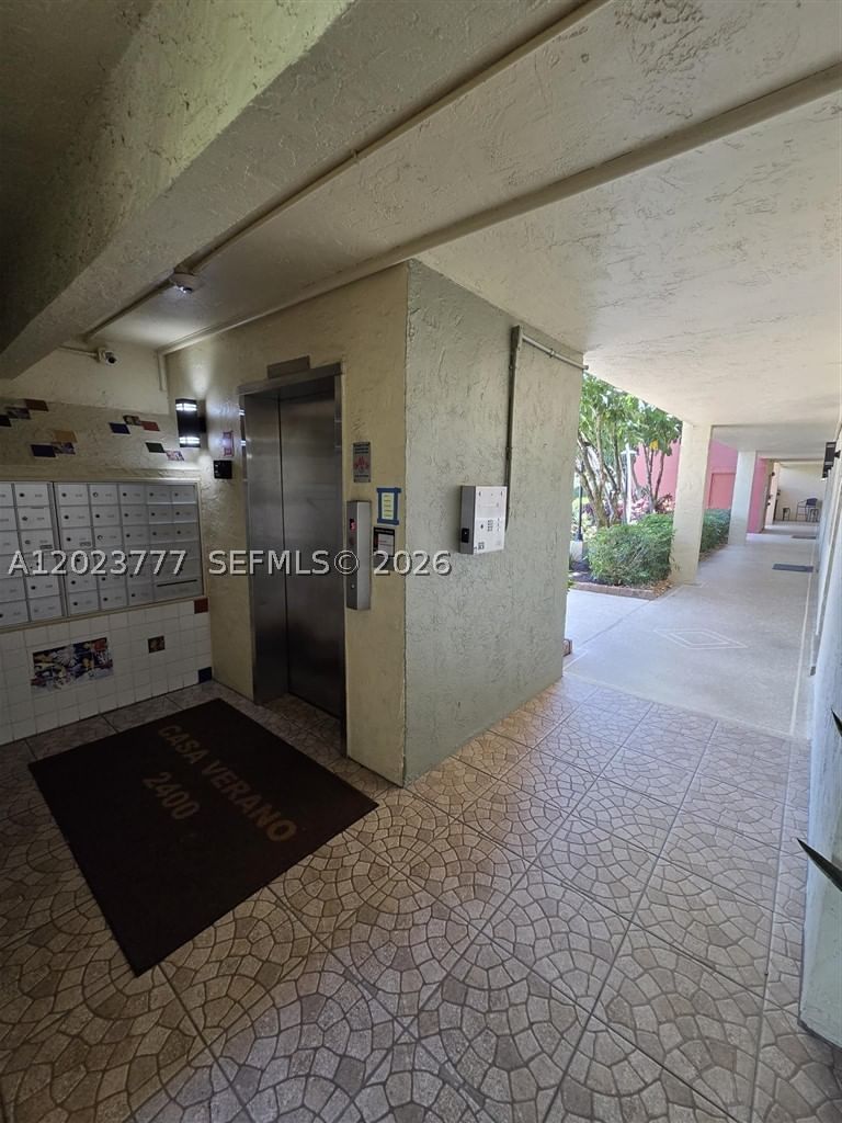 Real estate property located at 2400 10th St #104, Broward, Casa Verano Condo, Pompano Beach, FL