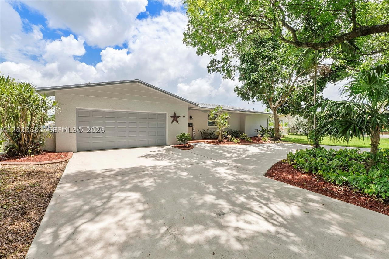 Real estate property located at 6241 16th St, Broward, Waterway Estates Sec Four, Plantation, FL