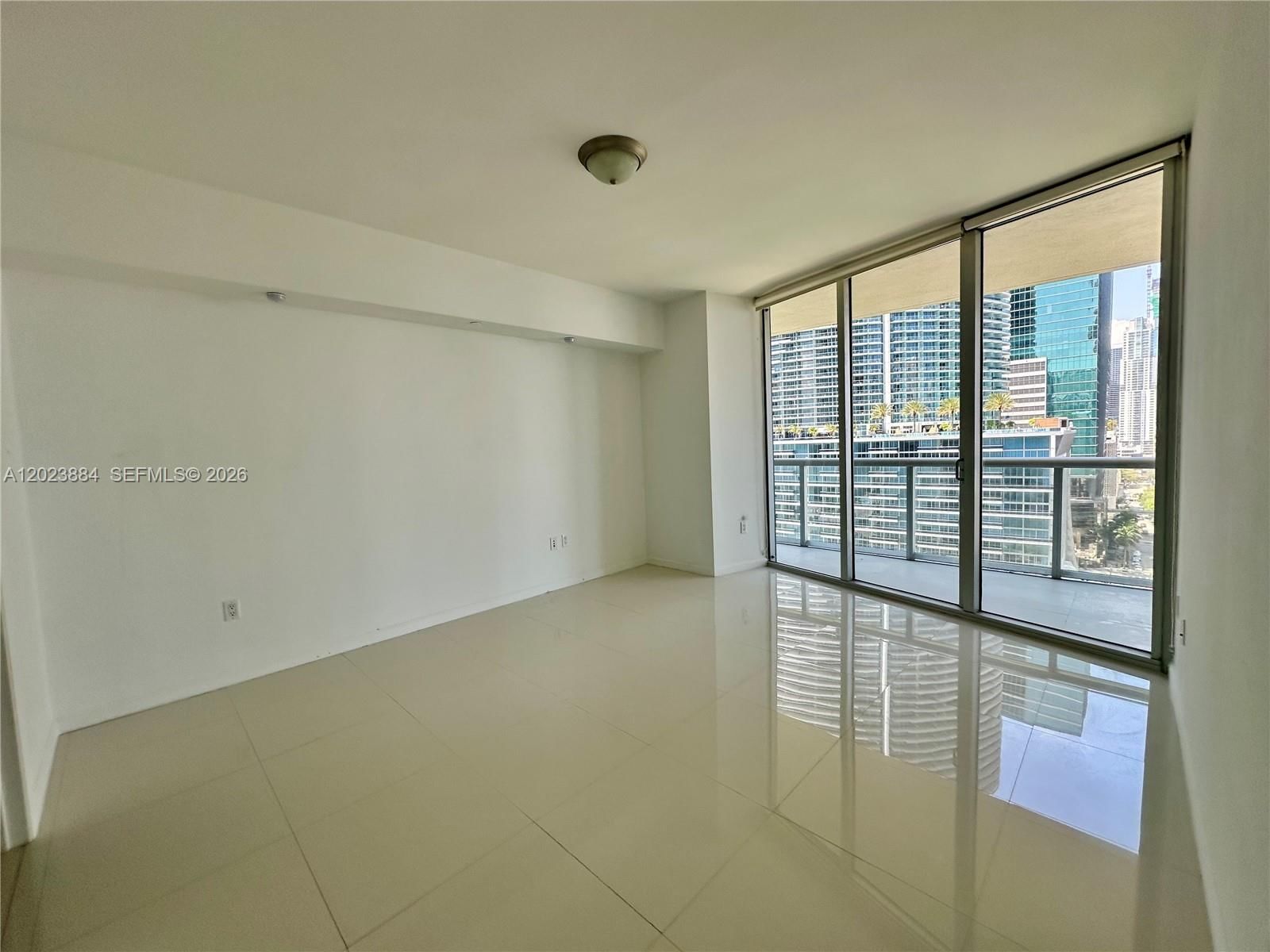 Real estate property located at 475 Brickell Avenue #1614, Miami-dade, Icon Brickell, Miami, FL