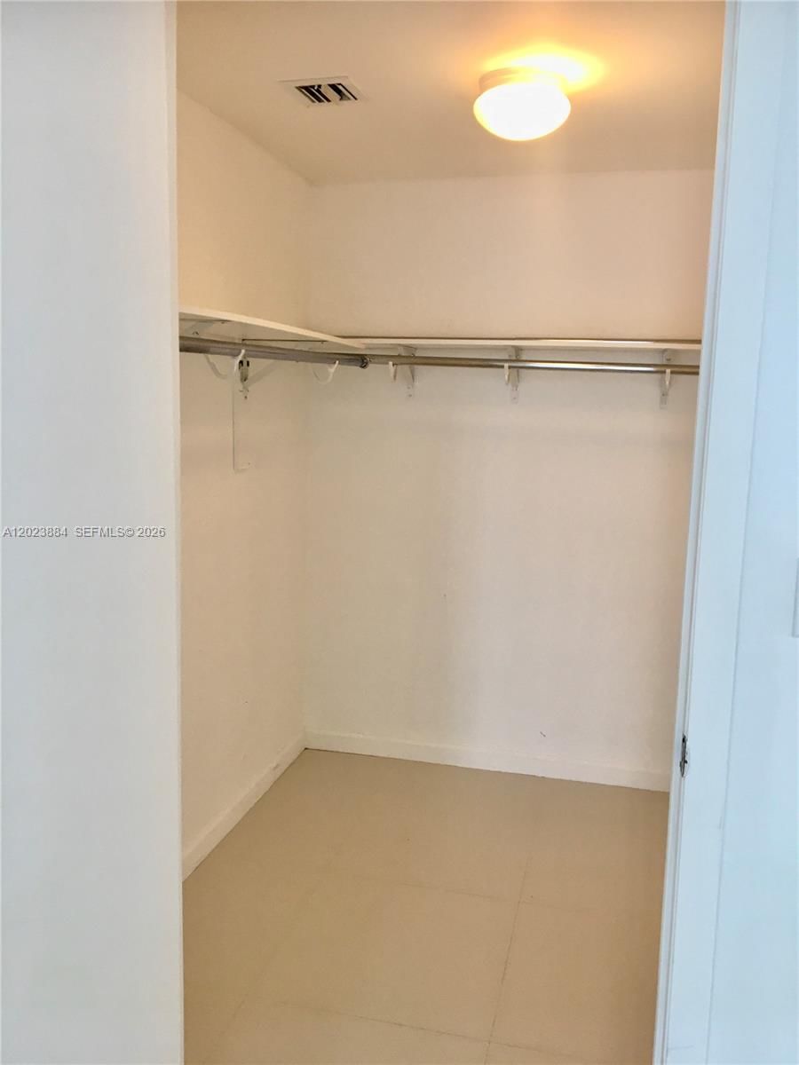 Real estate property located at 475 Brickell Avenue #1614, Miami-dade, Icon Brickell, Miami, FL