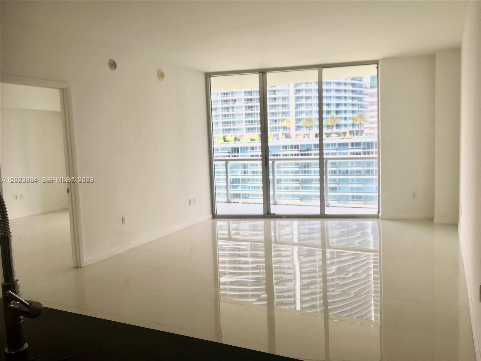 Real estate property located at 475 Brickell Avenue #1614, Miami-dade, Icon Brickell, Miami, FL