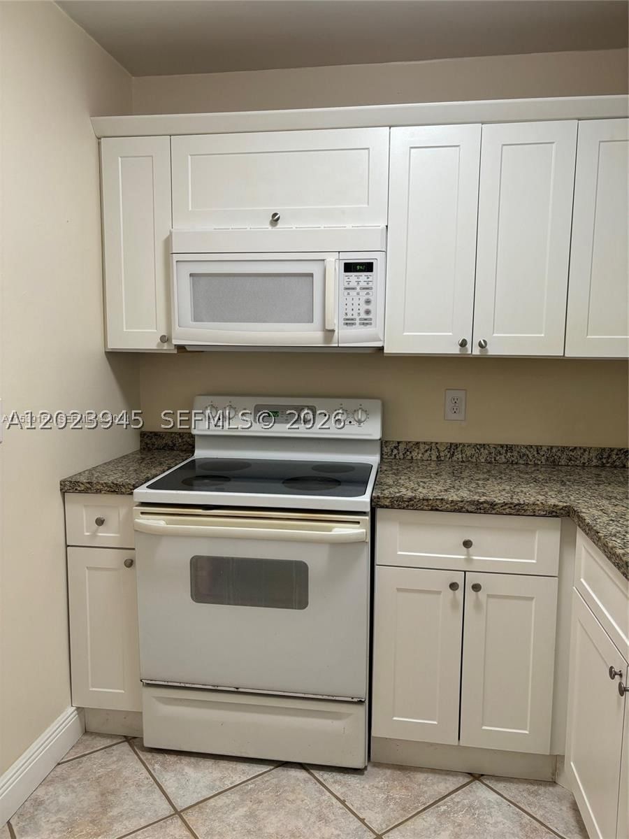 Real estate property located at 7910 Taft St #214, Broward, Suzanne Plaza Condo, Pembroke Pines, FL