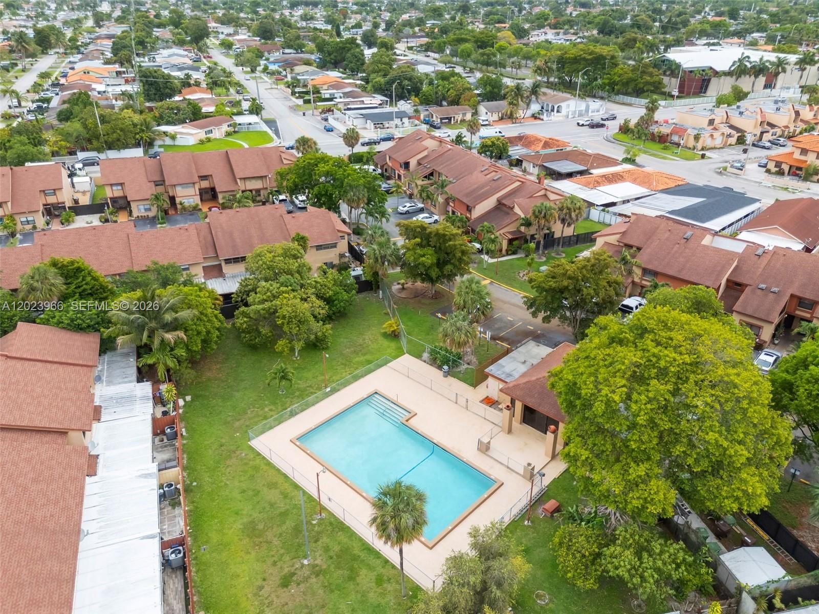 Real estate property located at 3770 8th Ln #27, Miami-dade, Mango Hill Condo #12, Hialeah, FL