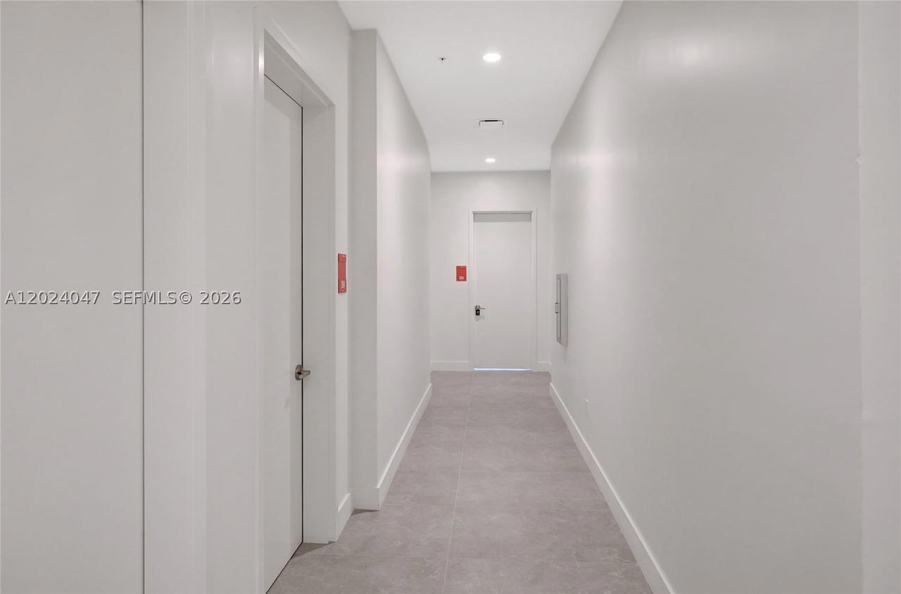 Real estate property located at 21290 biscayne #306, Miami-dade, Aventura, FL