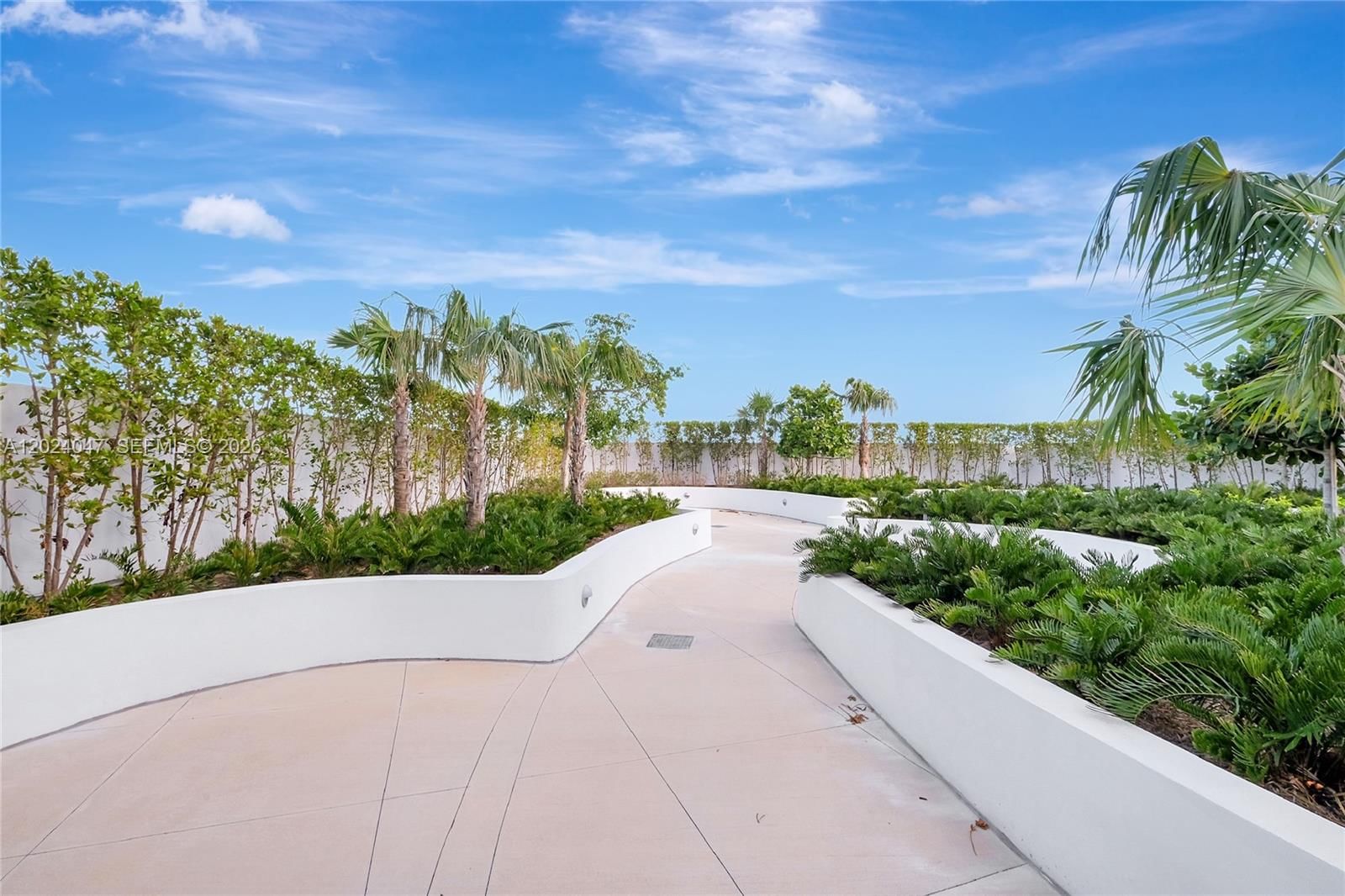 Real estate property located at 21290 biscayne #306, Miami-dade, Aventura, FL