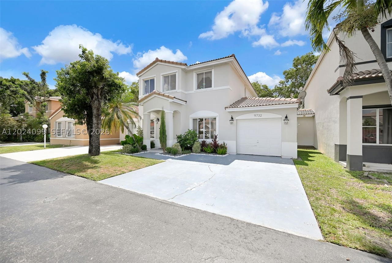 Real estate property located at 9732 166th Ct, Miami-dade, Forest Lakes Villas, Miami, FL