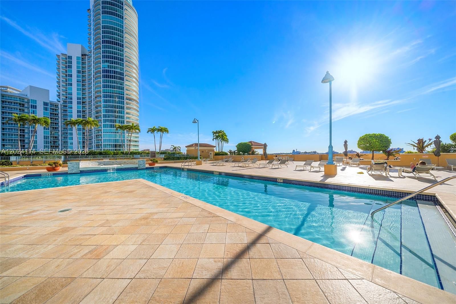 Real estate property located at 90 Alton Rd #1405, Miami-dade, Yacht Club At Portofino C, Miami Beach, FL