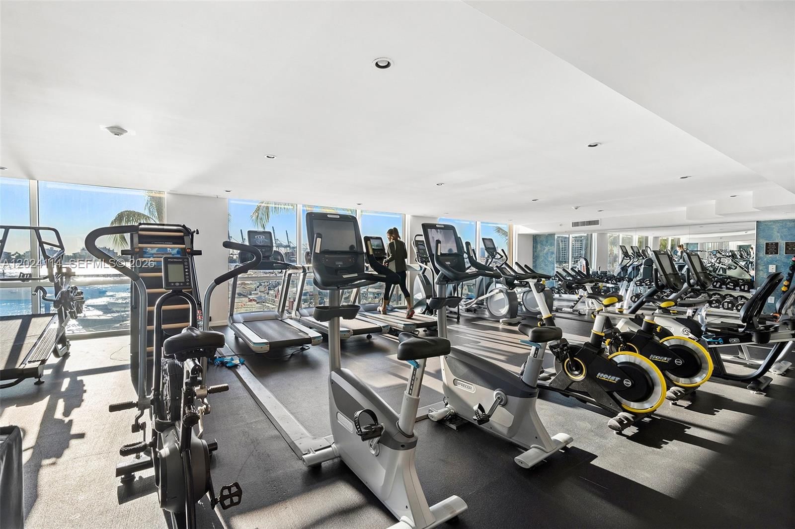 Real estate property located at 90 Alton Rd #1405, Miami-dade, Yacht Club At Portofino C, Miami Beach, FL