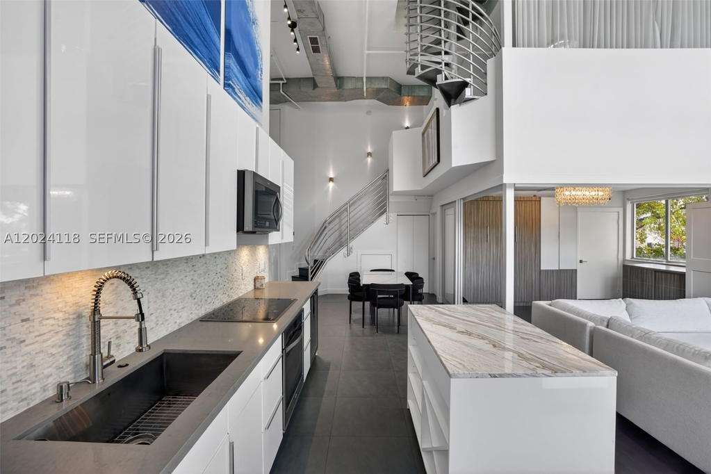 Real estate property located at 900 4th St #6, Miami-dade, The Manhattan Condo, Miami Beach, FL
