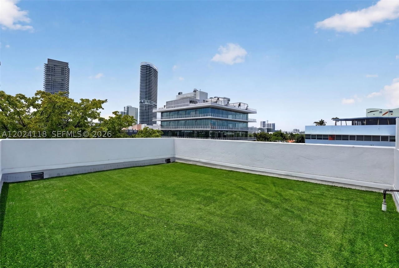 Real estate property located at 900 4th St #6, Miami-dade, The Manhattan Condo, Miami Beach, FL