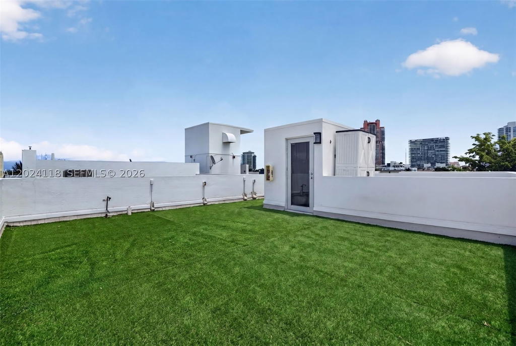 Real estate property located at 900 4th St #6, Miami-dade, The Manhattan Condo, Miami Beach, FL