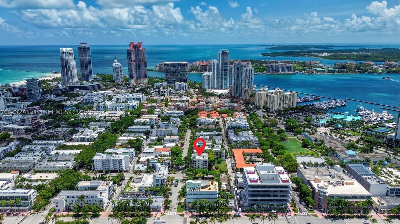 Real estate property located at 900 4th St #6, Miami-dade, The Manhattan Condo, Miami Beach, FL
