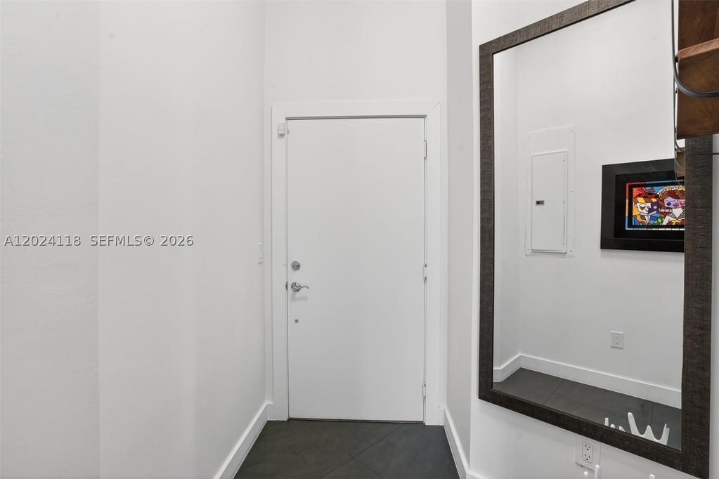Real estate property located at 900 4th St #6, Miami-dade, The Manhattan Condo, Miami Beach, FL