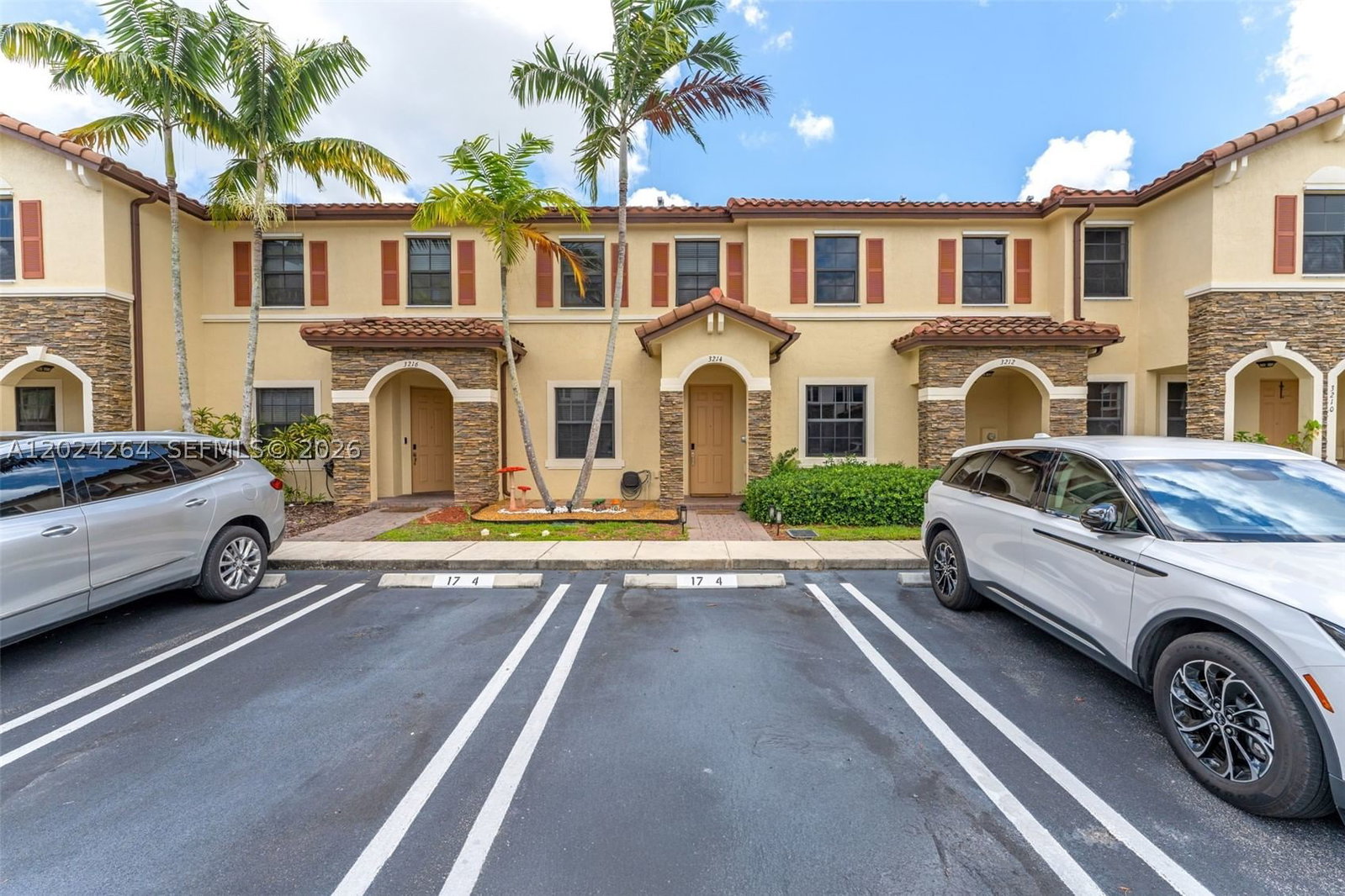 Real estate property located at 3214 4th Ct, Miami-dade, Martinique At Oasis Repla, Homestead, FL