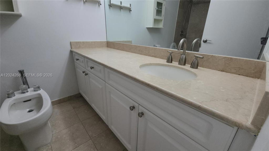 Real estate property located at 5900 Collins Ave #404, Miami-dade, The Grandview Condo, Miami Beach, FL