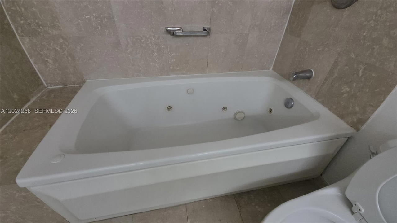 Real estate property located at 5900 Collins Ave #404, Miami-dade, The Grandview Condo, Miami Beach, FL