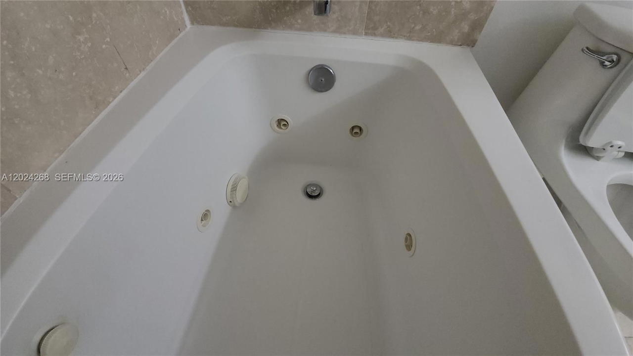 Real estate property located at 5900 Collins Ave #404, Miami-dade, The Grandview Condo, Miami Beach, FL